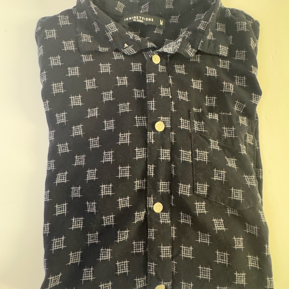 Trendy Black Patterned Button Down Shirt - image 5